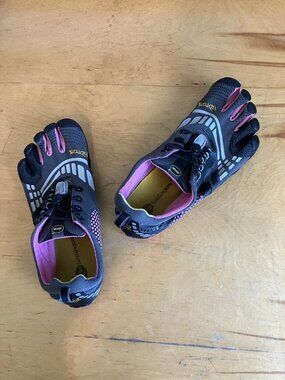 Women's Vibram FiveFingers Barefoot Shoes in Grey and Pink, Size 38